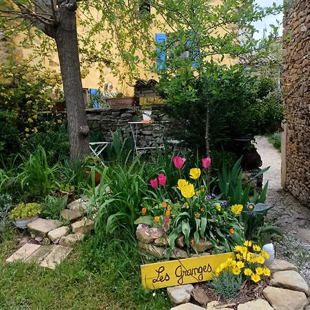 Bed and breakfast Quadruple Dans Ferme Provencale 3*