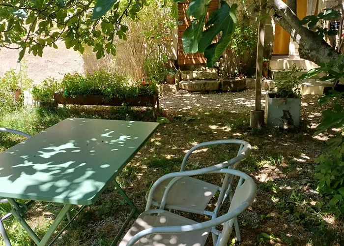 Bed & Breakfast Quadruple Dans Ferme Provencale Ongles